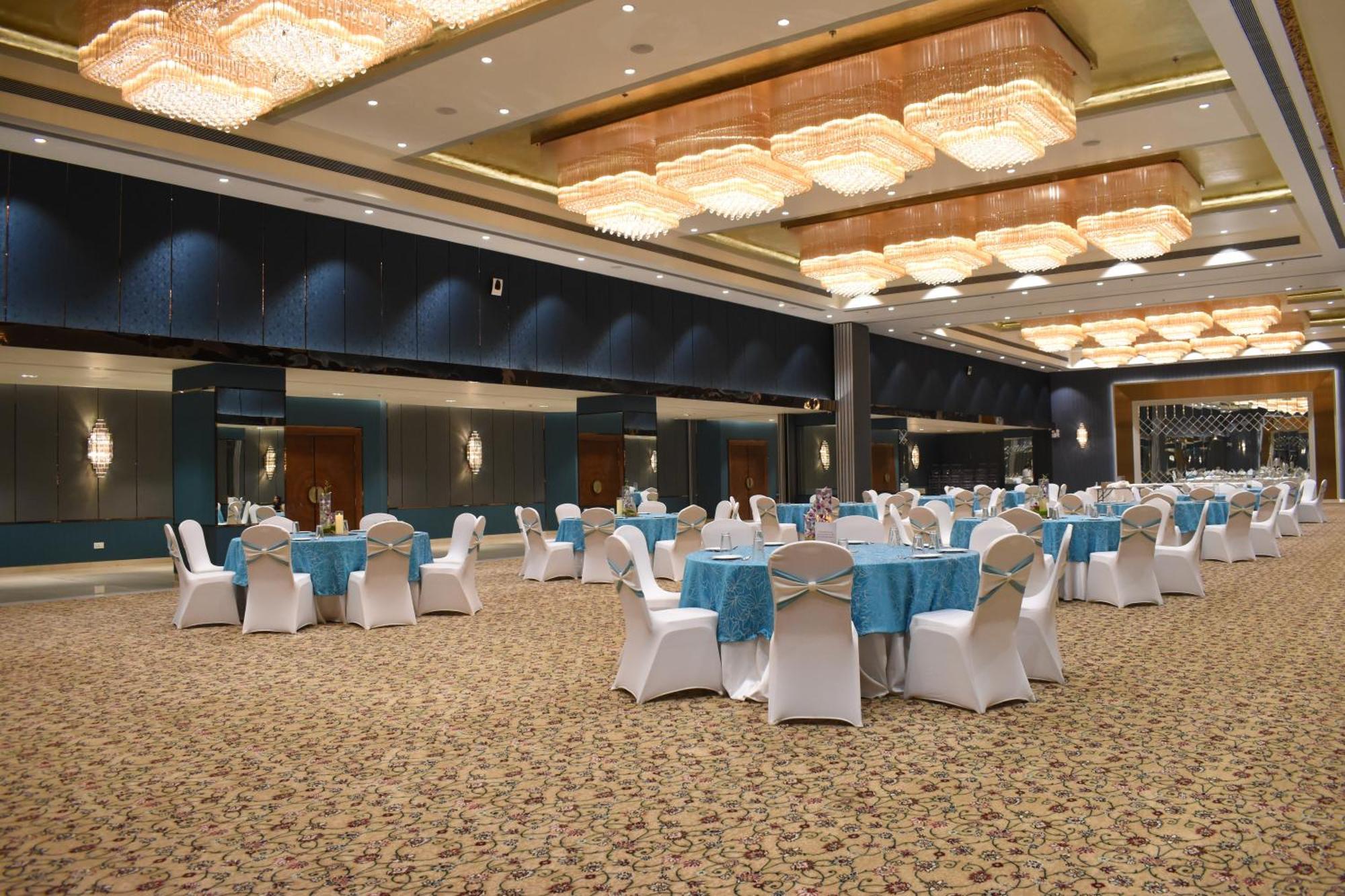The Maple Hotel Bhopal Exterior photo